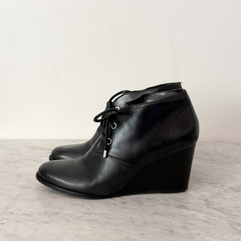 Cole Haan Wedge Booties Lace Up Leather Ankle Boots 9B Black Round Toe